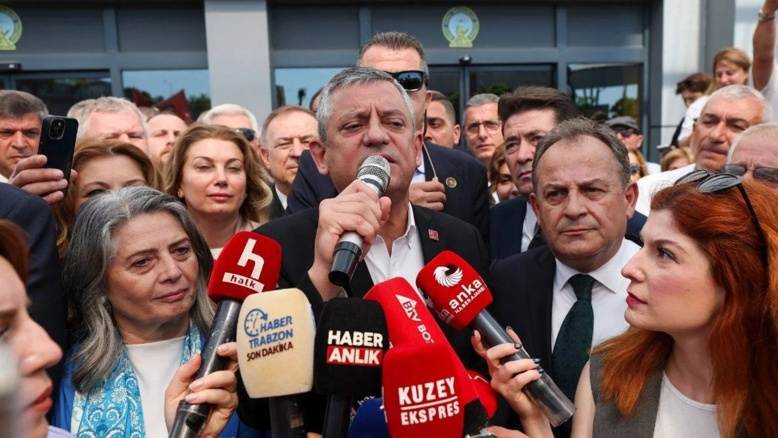 Özgür Özel'den 'Erdoğanlı' yerel seçim mesajı! Atlı konvoylarla karşılandı - Resim : 1