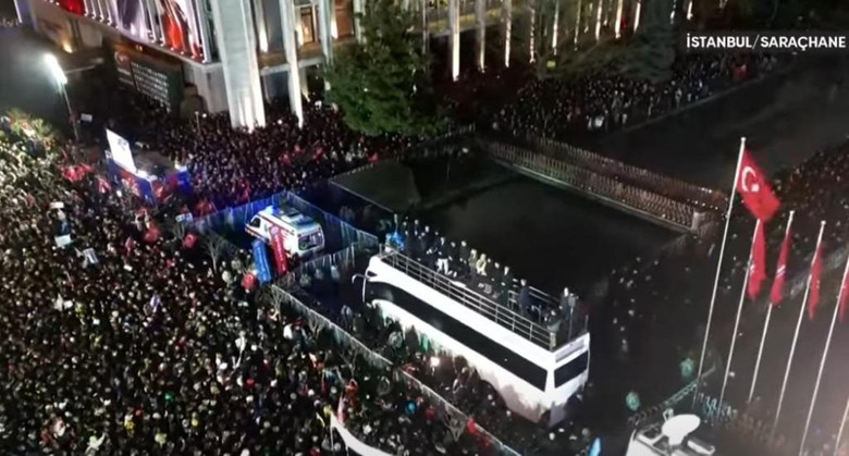 Özgür Özel'den 'tüm mallarına boykot geliyor' çıkışı! 'Tek tek ilan edeceğim' - Resim : 1