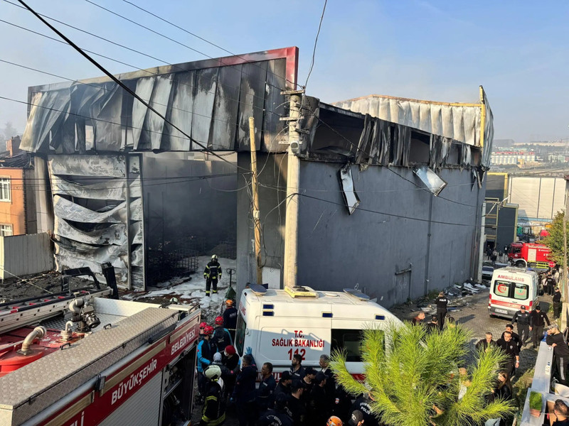 Kocaeli'de parfüm deposunda yangın faciası! 6 kişi hayatını kaybetti - Resim : 3