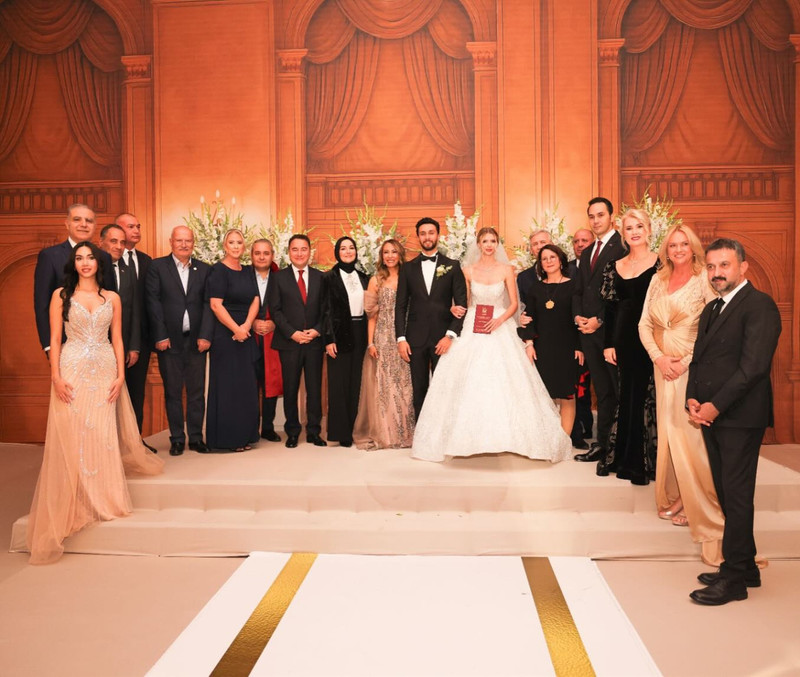 Ekonomi ve siyaseti buluşturan YouTuber düğünü! Nikah şahidi Mansur Yavaş ve Babacan... - Resim : 1