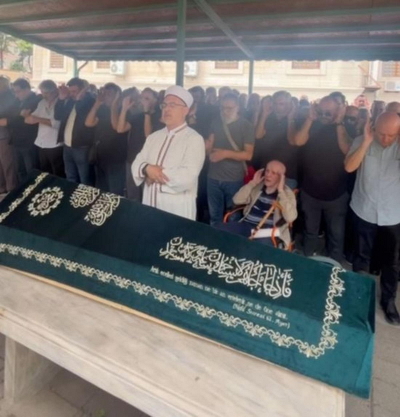 Sanat dünyasını yasa boğan haber! Oğlunun ardından baba Mustafa Balkan da hayatını kaybetti - Resim : 2