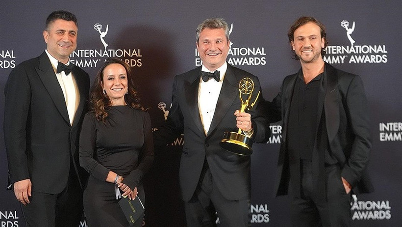 Uluslararası Emmy &Ouml;d&uuml;lleri sahiplerini buldu; T&uuml;rk dizisi Deha &ouml;d&uuml;l aldı - Resim : 1