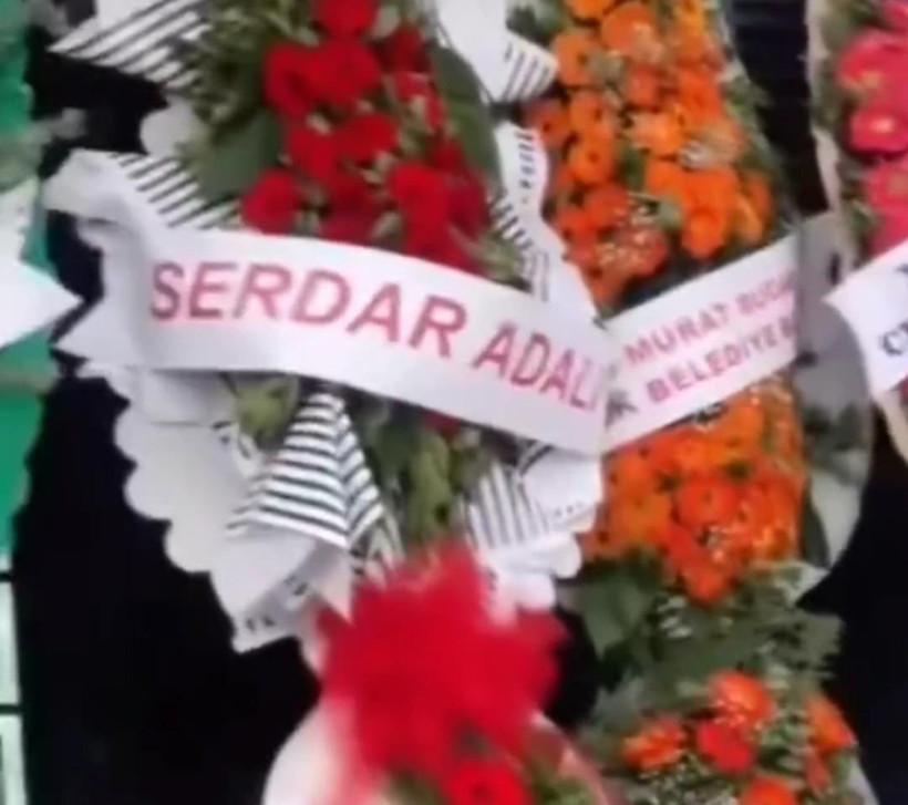 Çelenk siparişleri çiçekçinin kabusu oldu! Listeyi gören şaştı kaldı ama.... - Resim : 2