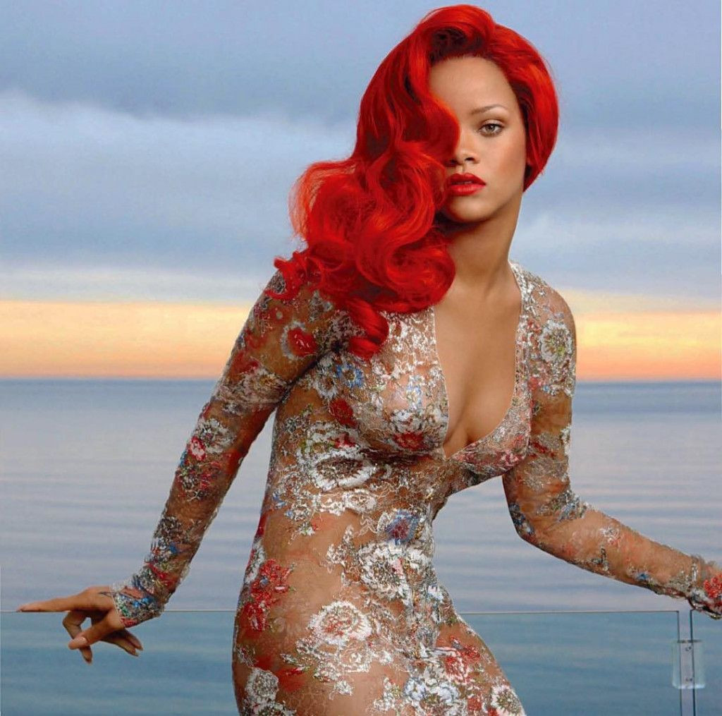 Rihanna iç çamaşırı modelliği yaptı üstsüz poz verdi - Sayfa 11