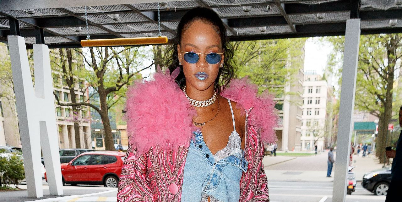 Rihanna iç çamaşırı modelliği yaptı üstsüz poz verdi - Sayfa 15