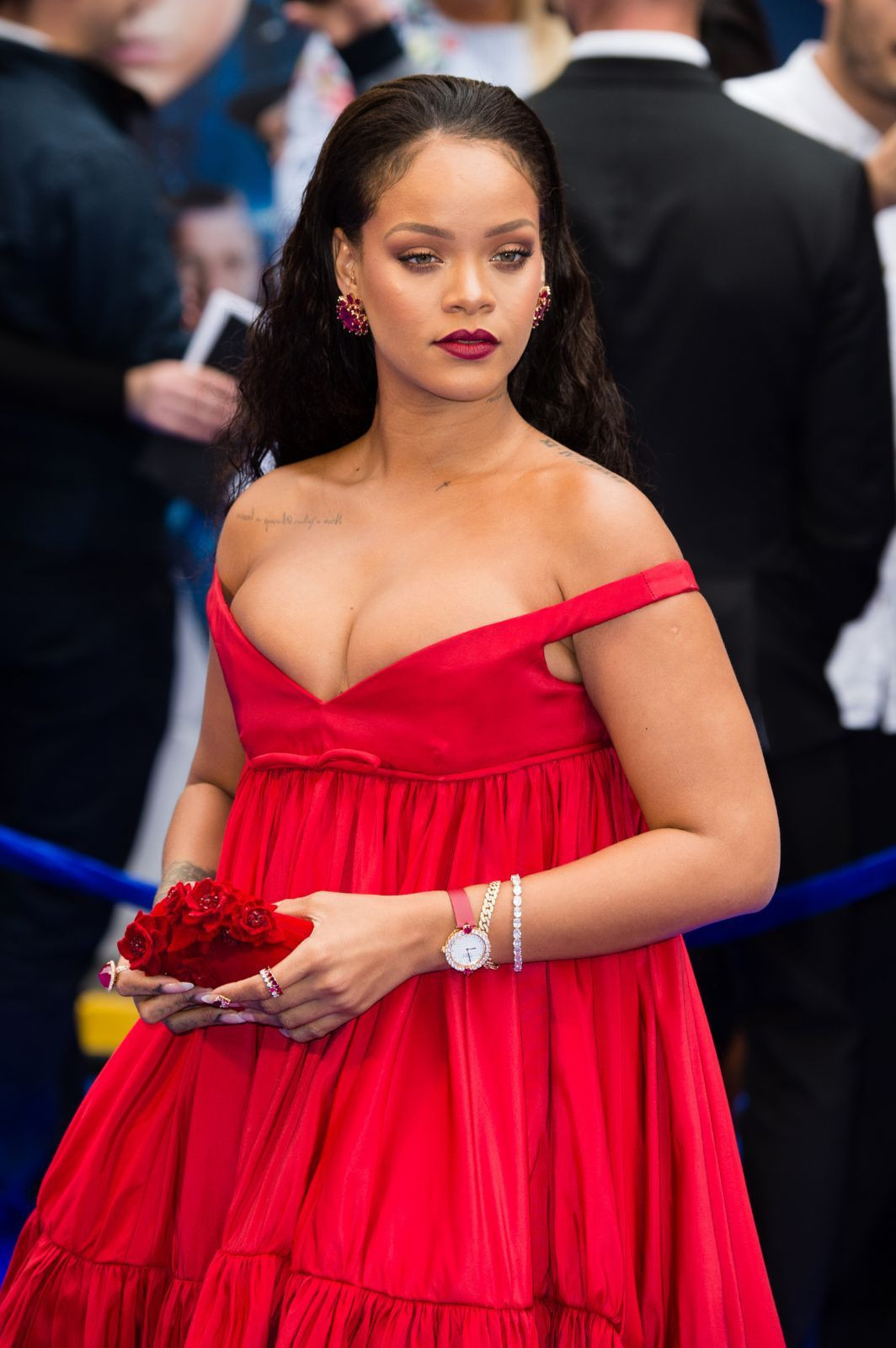 Rihanna iç çamaşırı modelliği yaptı üstsüz poz verdi - Sayfa 22