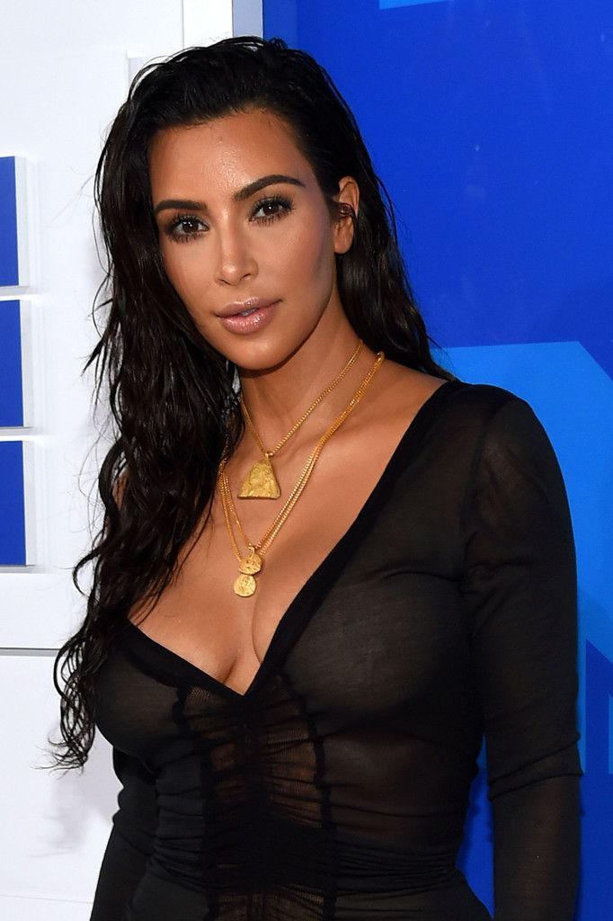 Kim Kardashian'dan şaşırtıcı itiraf: 'İlkinde uyuşturucu etkisi altındaydım' - Sayfa 3