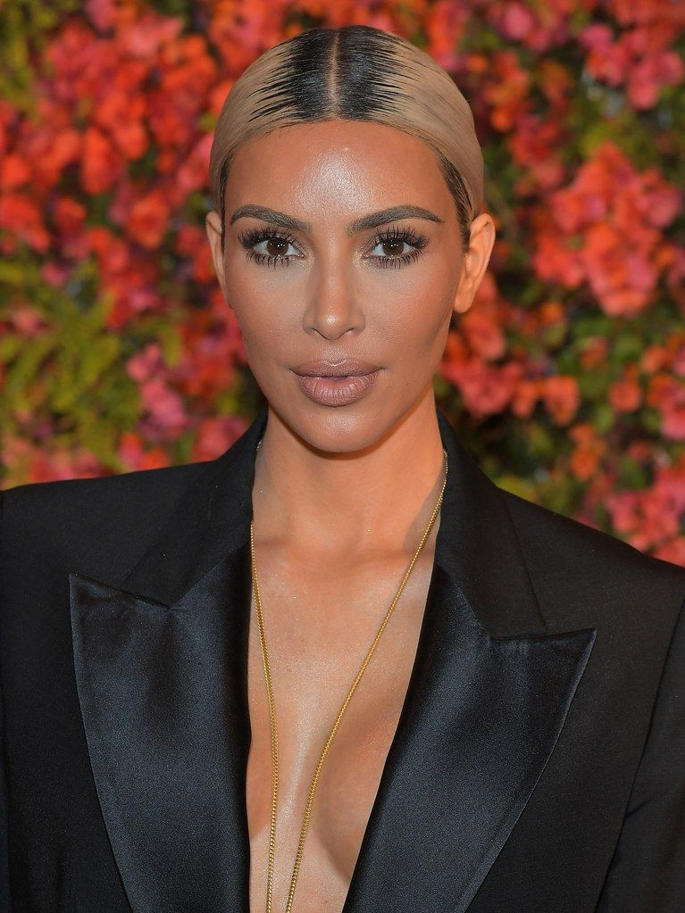 Kim Kardashian'dan şaşırtıcı itiraf: 'İlkinde uyuşturucu etkisi altındaydım' - Sayfa 47