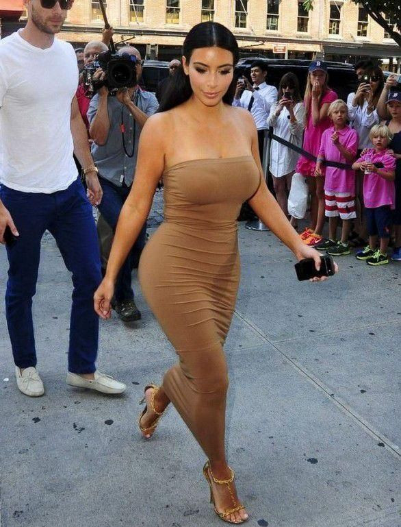 Kim Kardashian'dan şaşırtıcı itiraf: 'İlkinde uyuşturucu etkisi altındaydım' - Sayfa 25