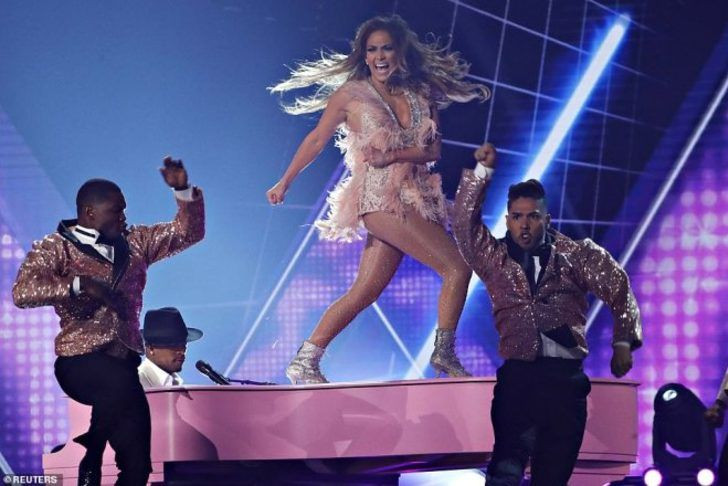 Jennifer Lopez’den 'gecenin sonu' pozu - Sayfa 24