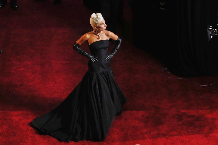 91. Oscar Ödül Töreni'nde Charlize Theron sürprizi! Kırmızı halıya damga vurdu - Sayfa 19