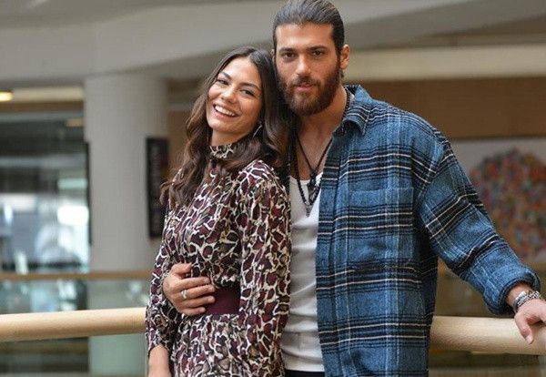 Demet Özdemir ve Can Yaman'ın gizli aşkını dizideki o sahne nasıl ifşa etti - Sayfa 8