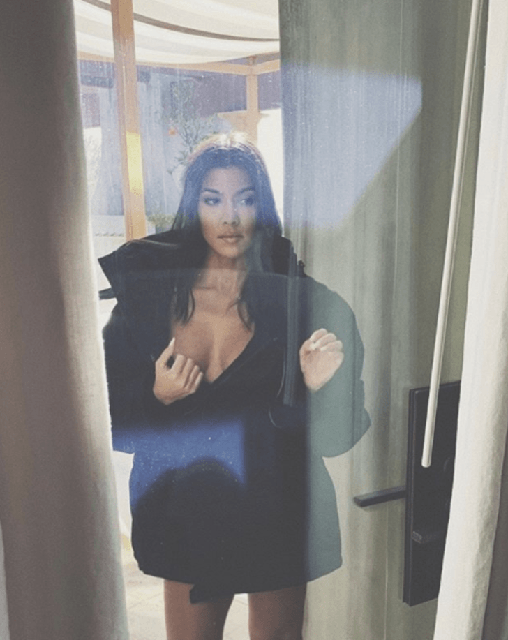 Kourtney Kardashian’dan 'Çıplaklık' dersi - Sayfa 6