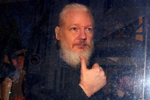 Pamela Anderson'dan Julian Assange tepkisi! - Sayfa 5