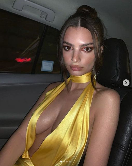 Emily Ratajkowski sosyal medyayı salladı - Sayfa 6