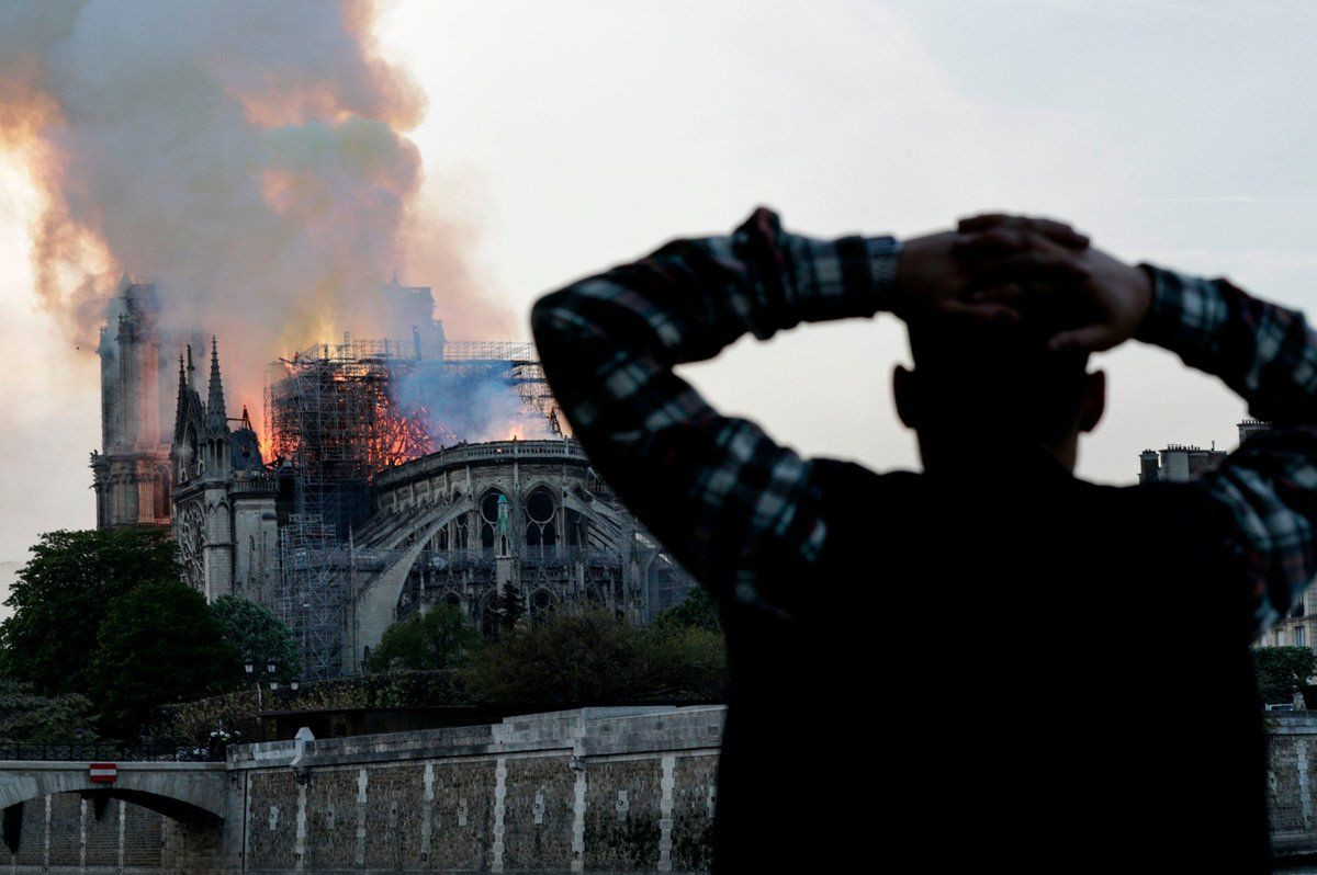 850 yıllık Notre-Dame Katedrali'nde yangın! - Sayfa 6