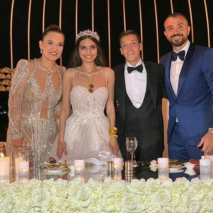 Mesut Özil ve Amine Gülşe dünya evine girdi! - Sayfa 16