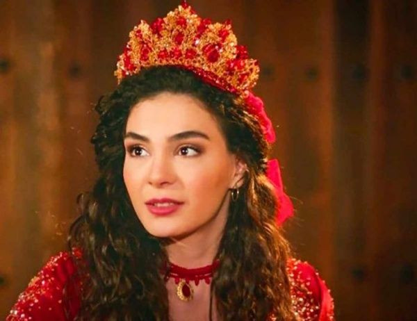 Sette Hercai'nin yıldızı Ebru Şahin krizi! Bir anda ortalık karıştı - Sayfa 2