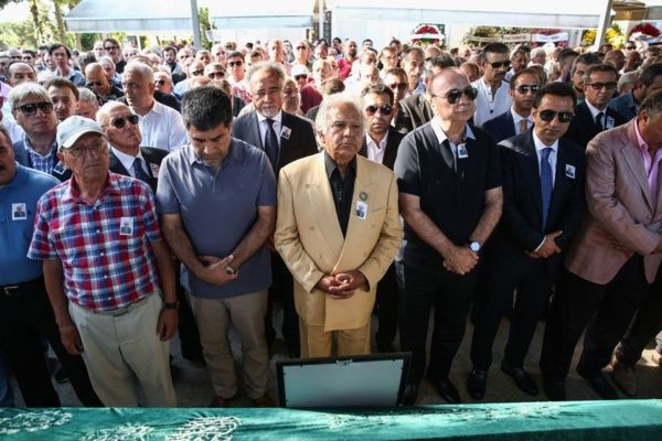 Günay Tuncel'e büyük vefasızlık! Gözler sanat dünyasını aradı! - Sayfa 4