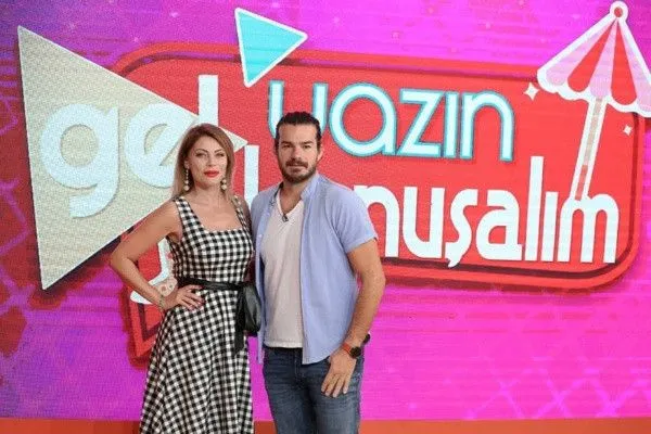 Gel Yazın Konuşalım'da ayrılık! Böyle duyurdu!