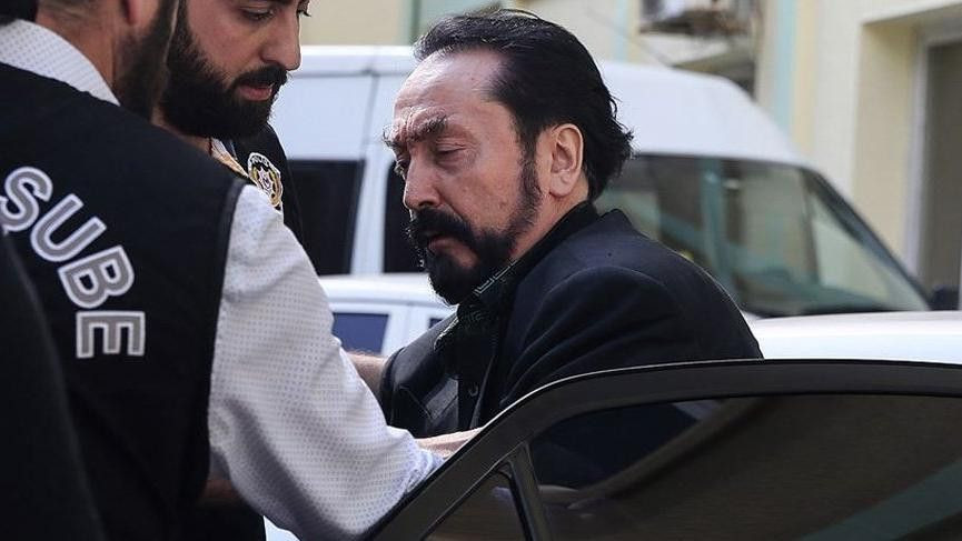 Adnan Oktar seksi kızlarla dans ettiği görüntüleri nasıl savundu? - Sayfa 3