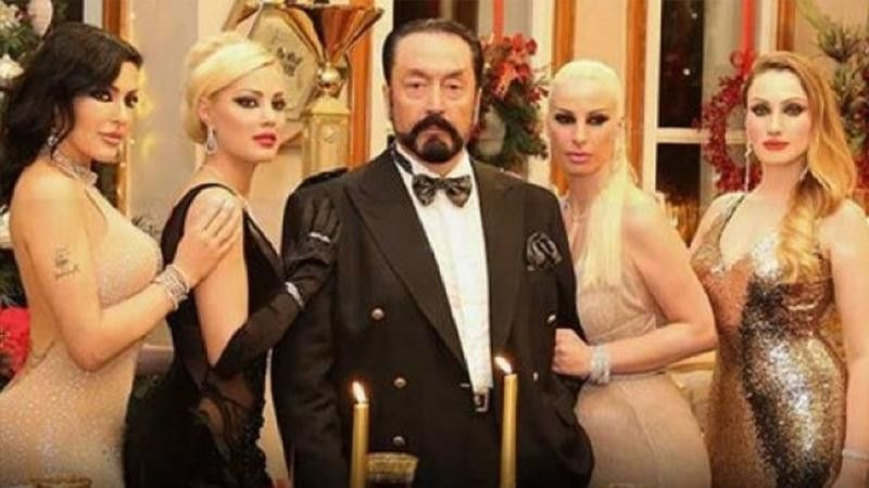 Adnan Oktar seksi kızlarla dans ettiği görüntüleri nasıl savundu? - Sayfa 7