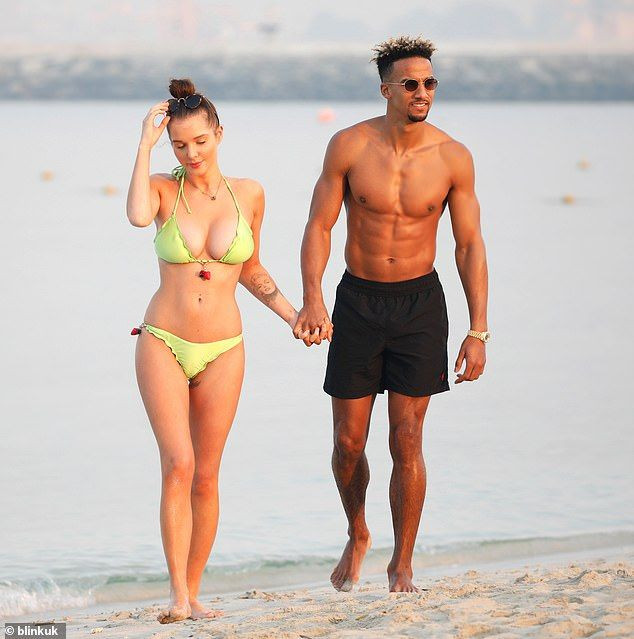 Helen Flanagan'dan seksi tanıtım! - Sayfa 5