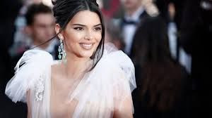 Kendall Jenner'ın aylık geliri dudak uçuklattı - Sayfa 8