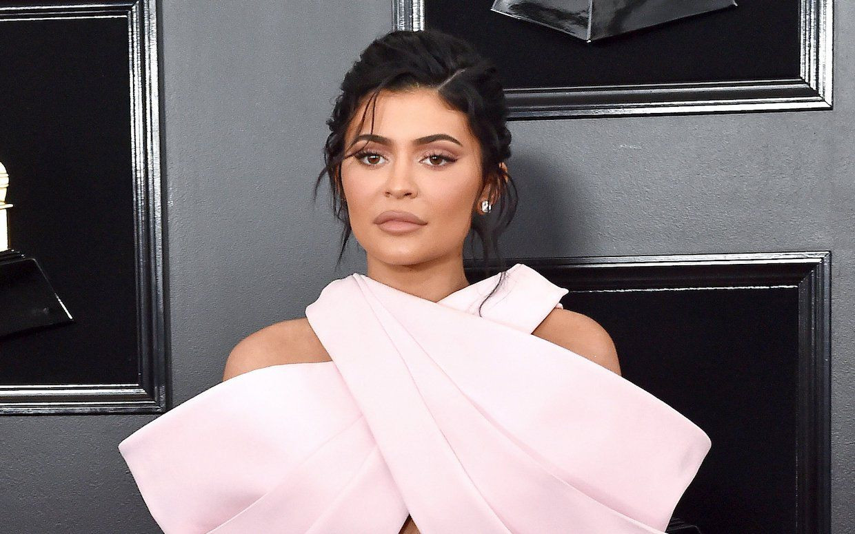 Kylie Jenner kıyafetiyle düğünün önüne geçti - Sayfa 8