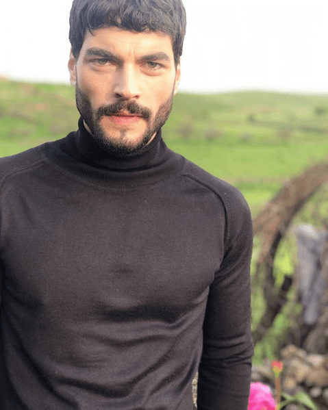 Hercai dizisinin yıldızı Akın Akınözü'nün annesi kim çıktı? - Sayfa 12