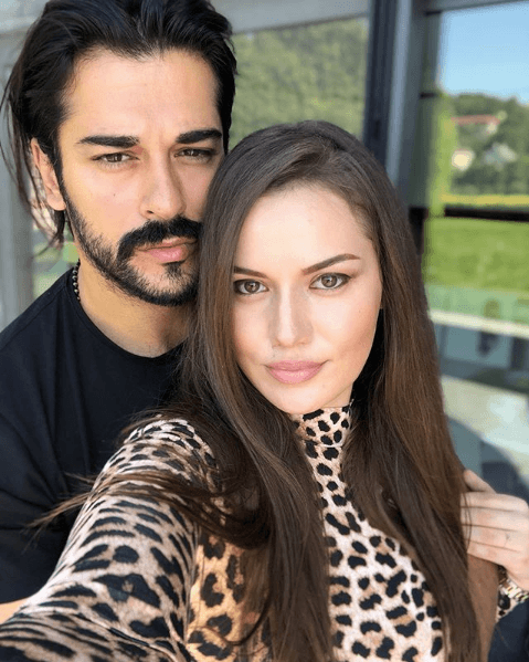 Tuba Büyüküstün ve Beren Saat istemedi! Fahriye Evcen bakın ne kadara anlaştı? - Sayfa 4