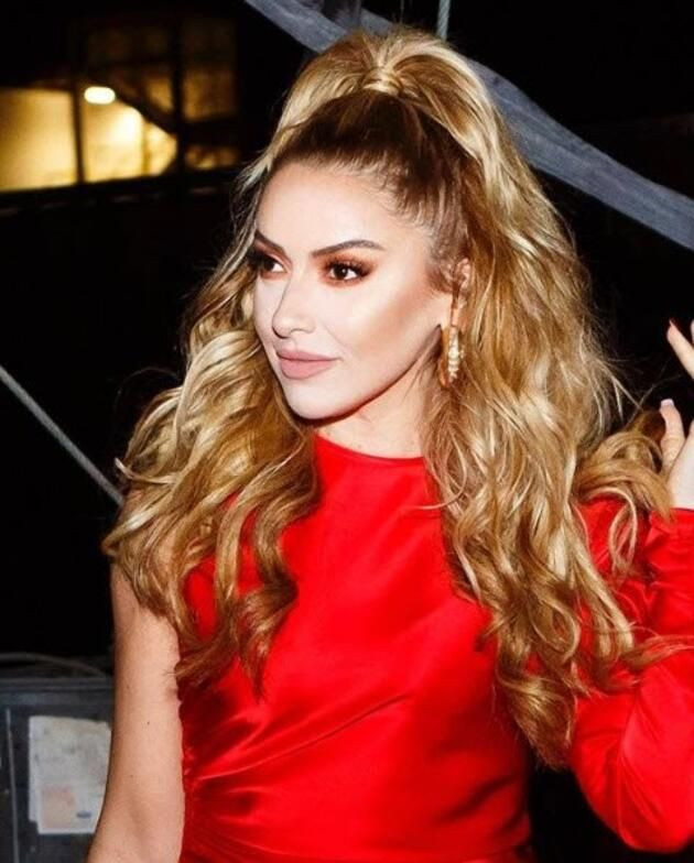 Hadise'nin göğüs dekolteli pozuna beğeni yağdı - Sayfa 6