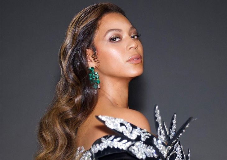 Beyonce, bacak dekolteli elbisesiyle mest etti - Sayfa 3