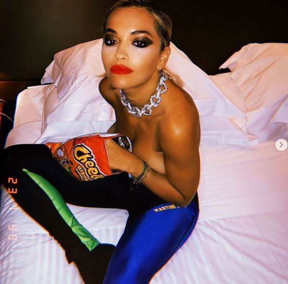 Rita Ora'nın sütyensiz paylaşımı beğeni yağmuruna tutuldu - Sayfa 14