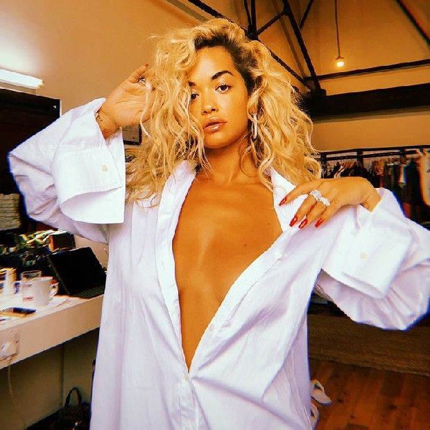 Rita Ora'nın sütyensiz paylaşımı beğeni yağmuruna tutuldu - Sayfa 18