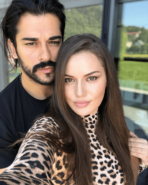 Fahriye Evcen, doğum kilolarını verdi! Yeni yıla fit hali damga vurdu - Sayfa 12