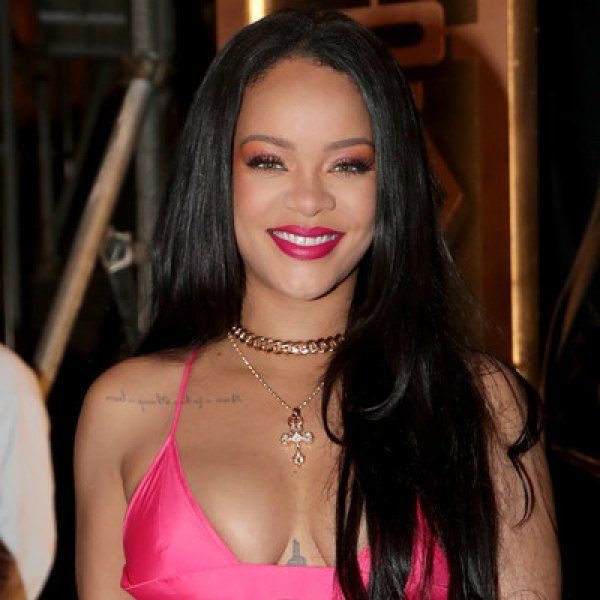 2020'ye hızlı giriş!  Rihanna'dan Sevgililer Günü'ne özel tasarım - Sayfa 23