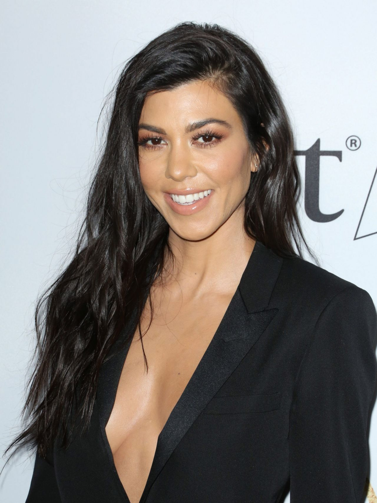 Kourtney Kardashian'ın 'Ermeni Baklavası' paylaşımı tepki çekti - Sayfa 13