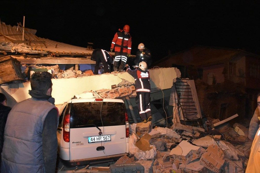 Elazığ deprem bölgesinden kareler! - Sayfa 21