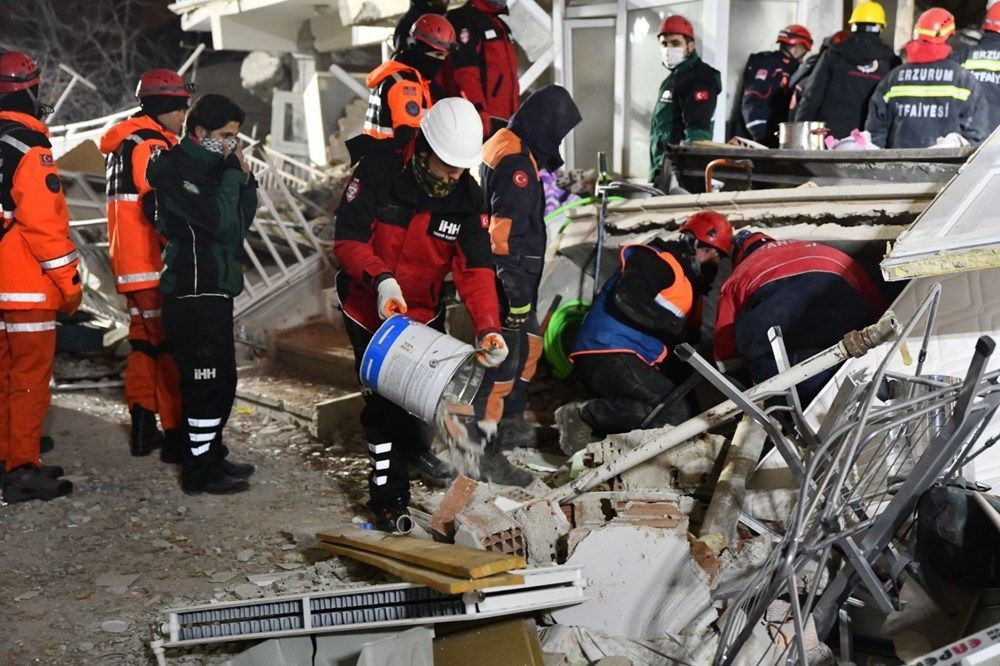 Elazığ deprem bölgesinden kareler! - Sayfa 24