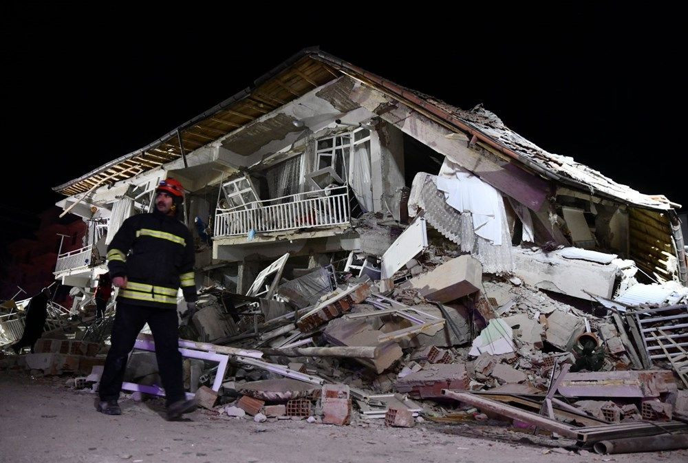 Elazığ deprem bölgesinden kareler! - Sayfa 10