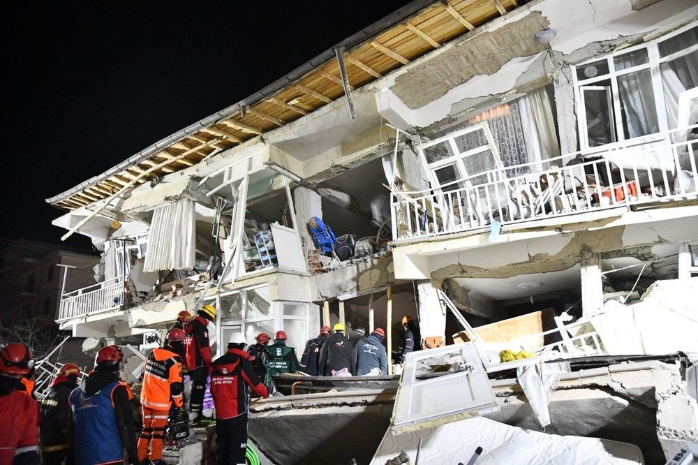 Elazığ deprem bölgesinden kareler! - Sayfa 12