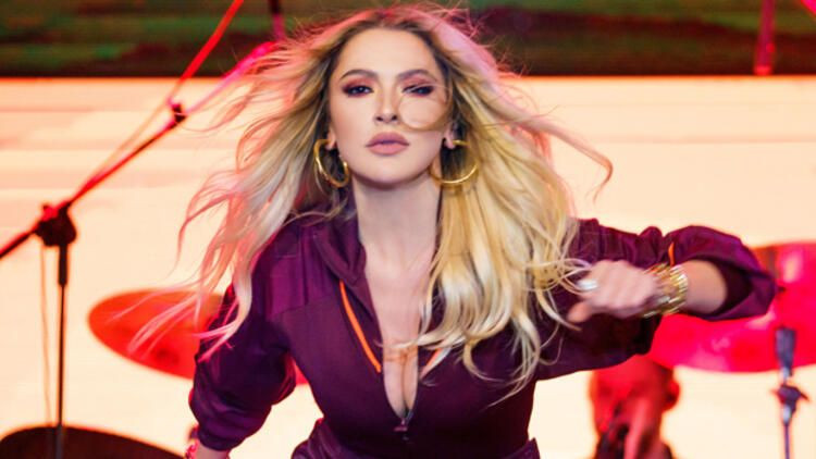 Hadise babasıyla fotoğrafını paylaştı! 'Babam iyi ki doğdun' - Sayfa 1