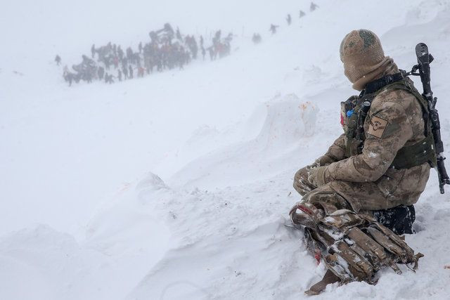 Van'daki çığ faciası ünlüleri yasa boğdu - Sayfa 1