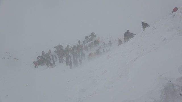 Van'daki çığ faciası ünlüleri yasa boğdu - Sayfa 17