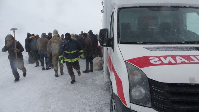 Van'daki çığ faciası ünlüleri yasa boğdu - Sayfa 28