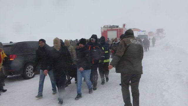 Van'daki çığ faciası ünlüleri yasa boğdu - Sayfa 38