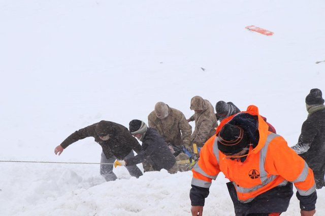 Van'daki çığ faciası ünlüleri yasa boğdu - Sayfa 5