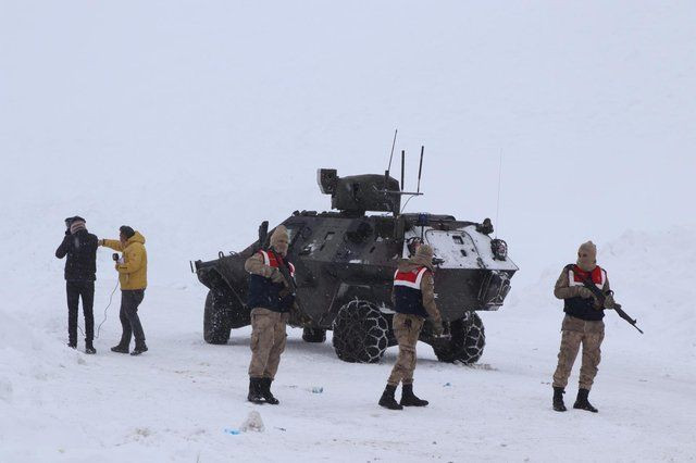 Van'daki çığ faciası ünlüleri yasa boğdu - Sayfa 42