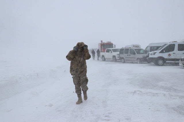 Van'daki çığ faciası ünlüleri yasa boğdu - Sayfa 45